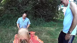 Suzisoumise naked in all directions a field